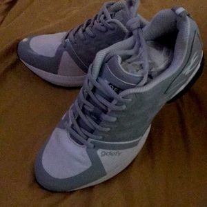 Zero gravity running shoe